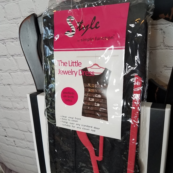 Style Jewelry  Dress Organizer NEW Hangs Up - Picture 1 of 4